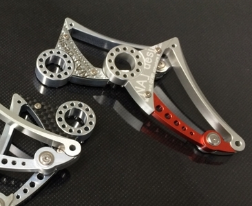 ワザ×大人の遊び心　「NA」design オリジナルキーホルダー