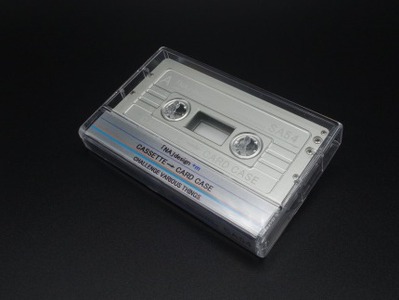 音楽好きに贈りたいカードケース　CASSETTE→CARD CASE