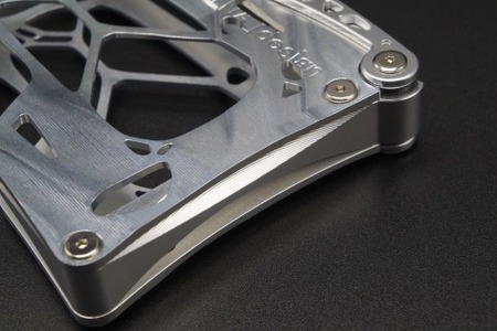 　職人×AIのタッグで作り上げたカードケース　ジェネレイティブデザイン　CARD CASE