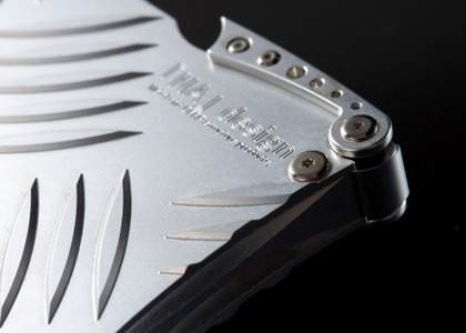 職人の技と遊び心が光るカードケース　チェッカープレート　CARD CASE