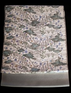 職人技がさえわたる世界に一つだけの「手差し型染め 名古屋帯」（古代柄/川の風景）