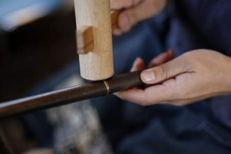 山麓のアトリエで、オリジナル結婚指輪の共同製作