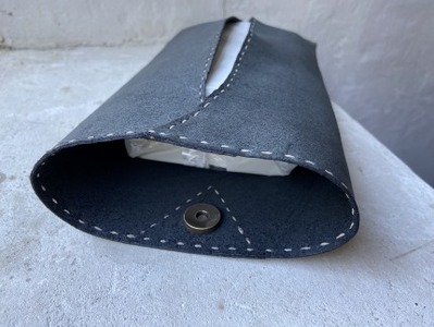 【ネイビー】牛革の手縫いティッシュケース