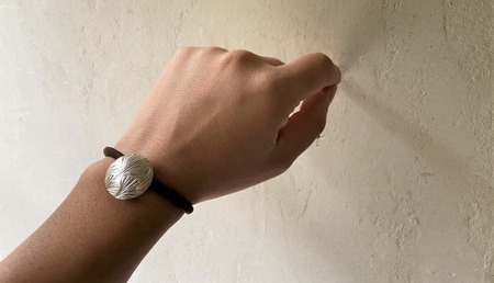 イチョウをモチーフにしたシルバー925製ヘアゴム