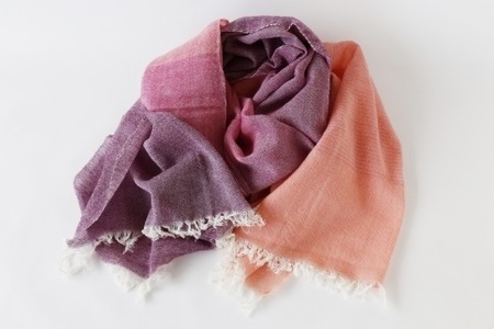 グラデーションが美しくあたかかいウールストール「茜高尾」