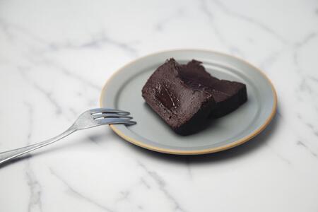 【fam】世界大手ホテルチェーンでパティシエをつとめた一流シェフが作る渾身のガトーショコラ