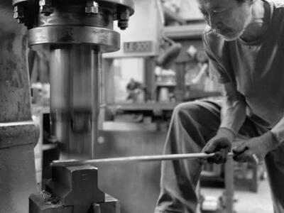 [HAM IAM]【数量限定】オオルリロートアイアンメタルハンガー　てつ(ブラック)　oneサイズ