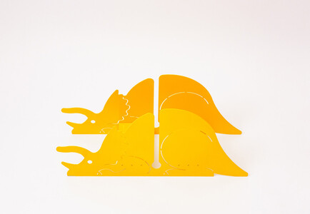 恐竜型ダンボールストッカー　「カタヅケザウルス　トリケラトプス」