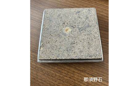 石とアルミのコースター