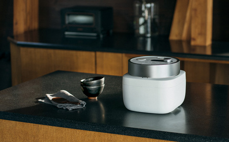 バルミューダ BALMUDA The Gohanホワイト K08A-WH／JP ｜ BALMUDA バルミューダ ザ・ゴハン 3合炊き 3合 電気炊飯器 炊飯器 家電 おしゃれ リビング キッチン シンプル