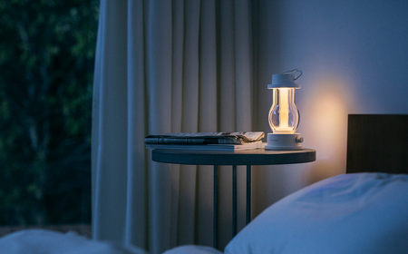 バルミューダ BALMUDA The Lantern ホワイト L02A-WH／JP｜ バルミューダ ザ ランタン BALMUDA LEDランタン 白 持ち手付き 野外 照明 防災 キャンプ アウトドア スタンド おしゃれ リビング コンパクト