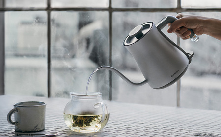 バルミューダ BALMUDA The Pot シルバー KPT01JP-SV｜ バルミューダ ザ・ポット BALMUDA 選べるカラー 電気ケトル ケトル ポット 家電 おしゃれ キッチン