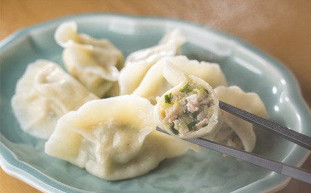 6回 定期便 手作り 水餃子  ( 冷凍 ) 20個 【 手作り餃子の店 吉春 】 |  冷凍餃子 地元野菜 ・ 国産素材 を使用 
