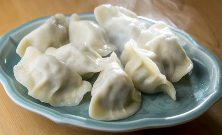 6回 定期便 手作り 水餃子  ( 冷凍 ) 20個 【 手作り餃子の店 吉春 】 |  冷凍餃子 地元野菜 ・ 国産素材 を使用 