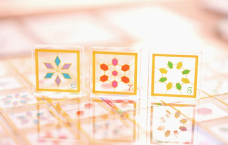 ステンドグラス パズル ルミナスペル| パズル ゲーム ボードゲーム ファントムラボゲームズ