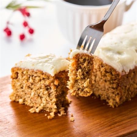 【スパイスカレー専門店/山のスパイス】　にんじん好きさんのためのキャロットケーキ(1本)【配送不可地域：離島】【1518376】