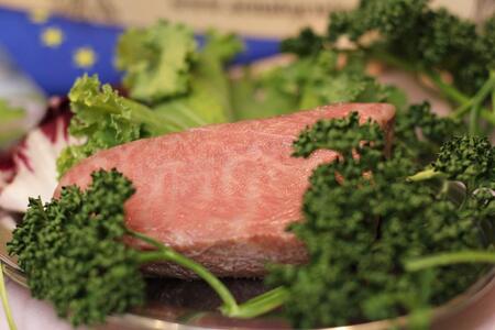 肉の魔術師シリーズ A5和牛ステーキ(横濱ビーフ)・はまパークのソーセージ・ハムセット【3種4パック入り】