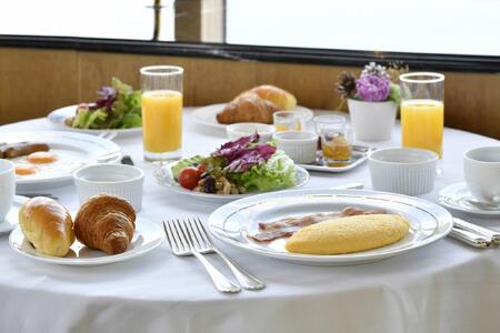 ホテルニューグランド グランドクラブフロア ツインルーム ペア宿泊券（1泊朝食付）｜人気 老舗 ホテル 最上級 絶景ビュー｜神奈川県 横浜市