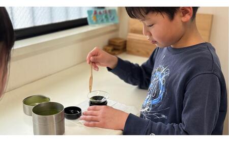 月一回、地元の小学校に通う子どもたちと”おもてなし”の育み、茶道体験