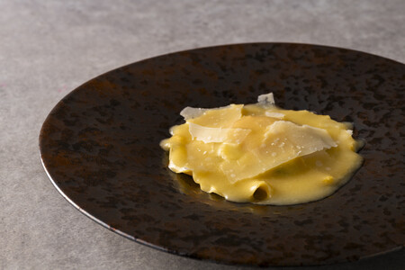 【Unico Polo Dinner】アミューズ5大陸等全8品ディナーコース＋乾杯シャンパン　ペアチケット【三井ガーデンホテル横浜みなとみらいプレミア　20階】