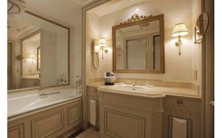 ホテルニューグランド プルミエスイートルーム ペア宿泊券（1泊2食付・フレンチディナー）｜人気 歴史の名門ホテル 贅沢ステイ｜神奈川県 横浜市