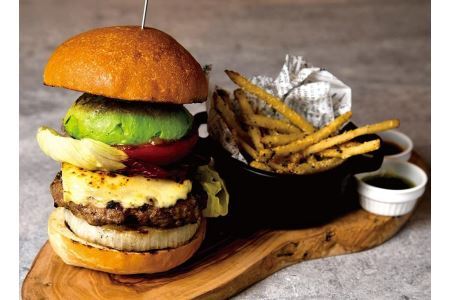 横浜プレミアムバーガー＆横浜産限定クラフトビール ２枚組（ペアチケット）