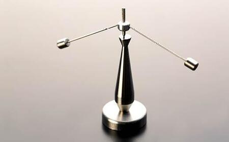 【かわさきマイスター考案】やじろべえゴマ（台先広いタイプ）