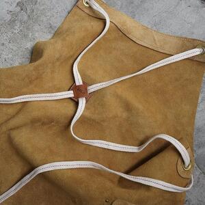 SKLO 一枚革の良さ、強さも生かす焚火エプロン(肩紐:綿) Mustard Yellow(マスタードイエロー)