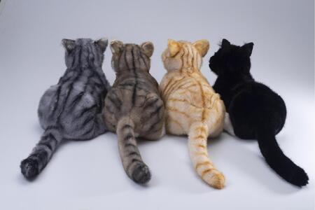 川崎市のロボットメーカーが作る、シニア向けペットの代理ロボット！なでなでねこちゃんEXシリーズ（ハチワレ）