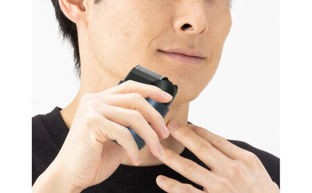 川崎市に本社工場を構える 理美容家電メーカー ロゼンスターJPN モバイルシェーバー3枚刃 SRM-297