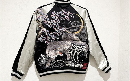 スカジャン 桜と白虎 刺繍　サイズはS・M・L・XL・XXL 服 おしゃれ かっこいい ヴィンテージ 刺繍 和柄 横須賀【有限会社エムシーハウス】 [AKAP011]