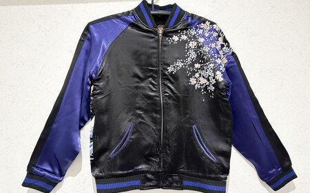 スカジャン 桜と荒波 刺繍　サイズはS・M・L・XL・XXL 服 おしゃれ かっこいい ヴィンテージ 刺繍 和柄 横須賀【有限会社エムシーハウス】 [AKAP009]