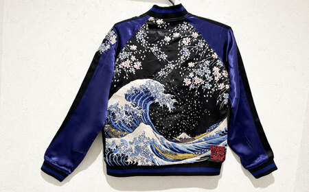 スカジャン 桜と荒波 刺繍　サイズはS・M・L・XL・XXL 服 おしゃれ かっこいい ヴィンテージ 刺繍 和柄 横須賀【有限会社エムシーハウス】 [AKAP009]