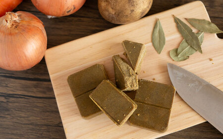 よこすか海軍カレールウ 150g×30個【横須賀商工会議所 おもてなしギフト事務局（株式会社ヤチヨ）】 [AKDZ002]