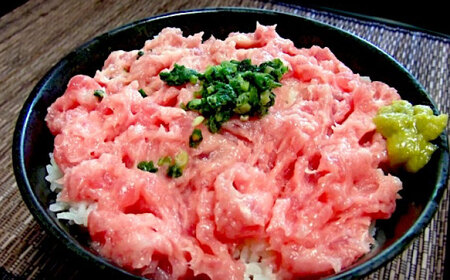 【全3回定期便】まぐろ ねぎとろ 約1kg（約250g×4パック） 鮪 マグロ 魚 ネギトロ 横須賀【横須賀商工会議所 おもてなしギフト事務局（本まぐろ直売所 横須賀本店）】 [AKAK035]