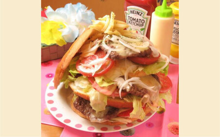 超ビッグバーガー・横須賀ドリンク付 食事券 ヨコスカ ネイビーバーガー  お食事券 ご当地グルメ ネイビーバーガー【株式会社 ヒラノ ご当地レストランLAUNA】 [AKAZ005]