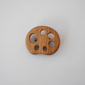 蓮根のブローチ