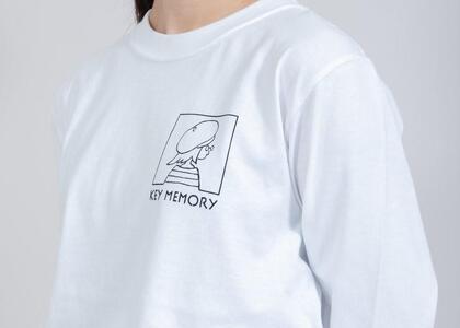 《0》【KEYMEMORY　鎌倉】ウィンドーイラストロングTシャツ　WHITE