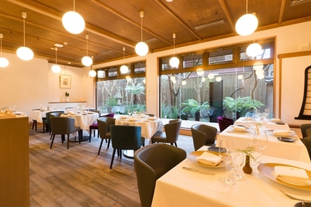 【シェ・ケンタロウ】シェフのお任せコースペアチケット | 食事券 名店 フレンチコース ペア利用 季節の食材 人気 おすすめ 記念日 ディナー デート グルメ体験 高級感 送料無料 神奈川 鎌倉 食事券