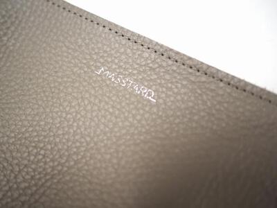 MASSTARD -MINIMAL LEATHER POUCH SMALL- GREIGE
