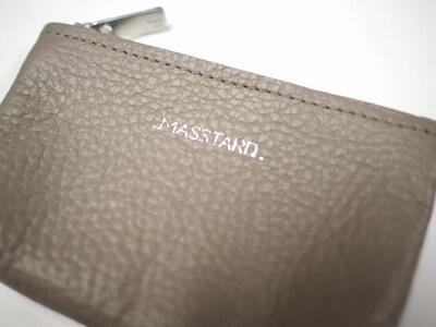 MASSTARD -MINIMAL LEATHER POUCH PETIT- GREIGE