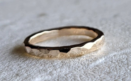 指輪 K14GF 槌目リング 3mm幅 ゴールドフィルド【選べるサイズ】