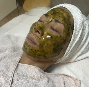 【女性限定美肌フェイシャルエステ】 ハーブピーリング(inエクソソーム) 【 エステ 神奈川県 小田原市 エステ】