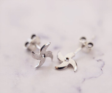 風魔小太郎　２タイプの手裏剣ピアス　（シルバー）【 ジュエリー アクセサリー 神奈川県 小田原市 アクセサリー 】