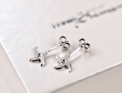 風魔小太郎　耳に刺さる手裏剣ピアス（シルバー）【 ジュエリー アクセサリー 神奈川県 小田原市 アクセサリー】