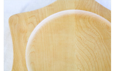 メープルリーフプレート 木 雑貨 プレゼント 祝い おしゃれ【 食器 神奈川県 小田原市 お皿 お皿】