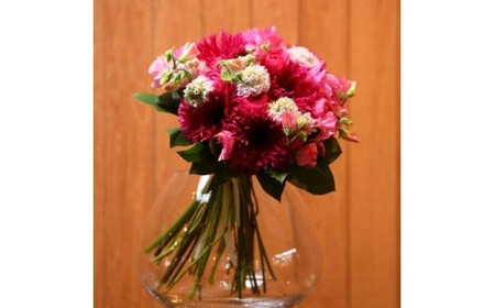 旬のお花で季節の花束【旬のお花で季節の花束 世界らん展 フラワードリームジャパンカップ 国内主要コンテスト受賞 贈り物 フラワーライフ 生活の彩 お部屋の彩 約 幅30cm、奥行き30cm、高さ35cm 神奈川県 小田原市 花 花 】