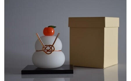 ガラスの鏡餅(黒台付き）サンドブラスト加工＜Mサイズ