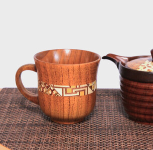 【箱根寄木細工 マグカップ】軽くて割れにくく保温性が高い木製カップを、寄木細工で彩りました。【 キッチン用品 食器 雑貨 日用品 木製食器 職人メイド 工芸品 職人の手作り おしゃれ食器 神奈川県 小田原市 寄木細工 寄木細工】