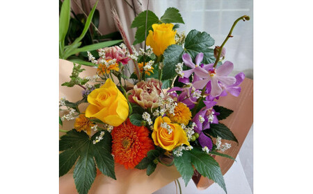 季節の生花アレンジ　Sサイズ 【 フラワー アレンジメント お花 ギフト プレゼント 贈り物 誕生日 お祝い 神奈川県 小田原市 フラワー アレンジメント】